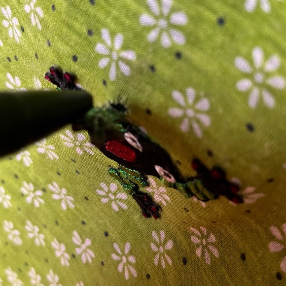 Maurice’s Green Daisy Top with a Lizard, Snake, and Frogs - Picture 10 of 10